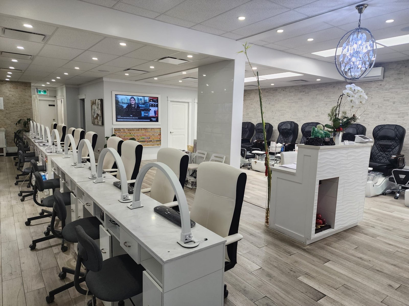 CrystalNailsLangley-Shop2