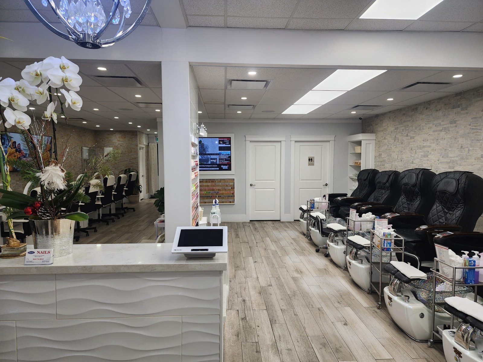 CrystalNailsLangley-Shop7